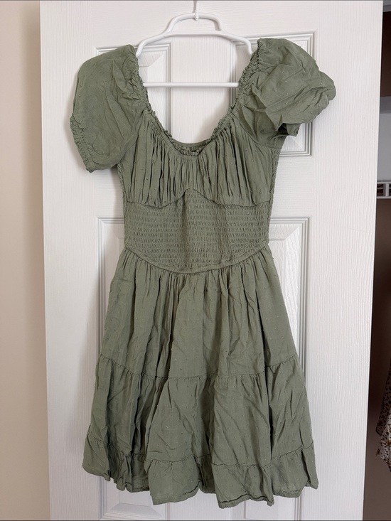 Hollister Dresses & Skirts - Hollister Olive Green Puff Sleeve Smocked Waist Dress